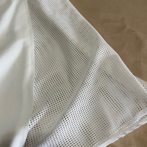 Luii & Me Inc women’s white Poncho with removable hood front zipper, size large - Picture 6 of 10